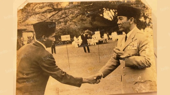 Soekarno presiden karno bung biografi gaya kata kepemimpinan sukarno nasionalisme pahlawan ri kumpulan bangkitkan hp nasional sketsa koleksi mutiara muda