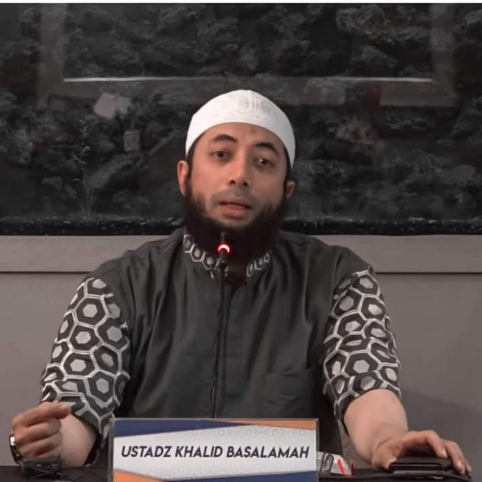 Biografi dan profil ustadz khalid basalamah