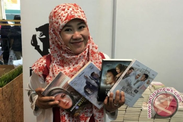 Biografi dan profil asma nadia penulis novel dan cerpen indonesia