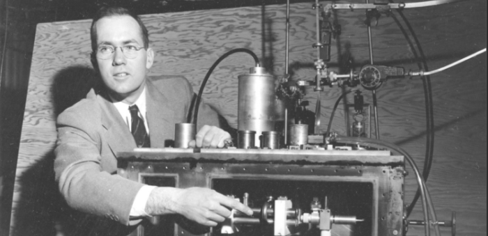 Charles townes laser maser microwave courtesy inventor hard ruby alcatel amplifier labs bell splendid light remembering founding father dr lucent Biografi charles townes penemu laser