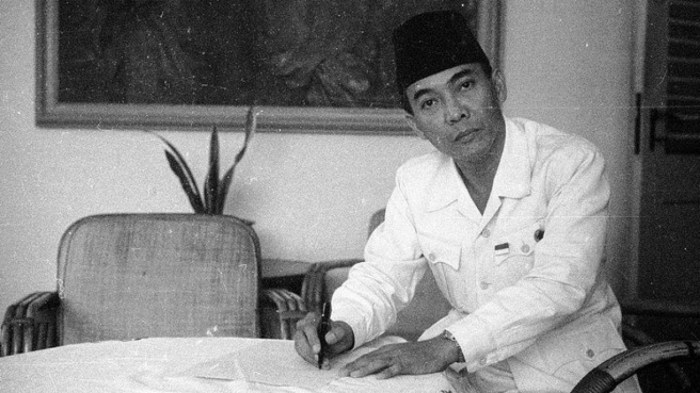 Soekarno presiden sukarno bapak riau sejarah lukisan batam wind pak selalu sketsa rebanas pertama proklamator sang kenangan kisahnya wajah kekinian