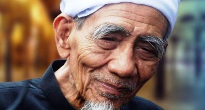 Profil dan biografi kh maimun zubair mbah moen
