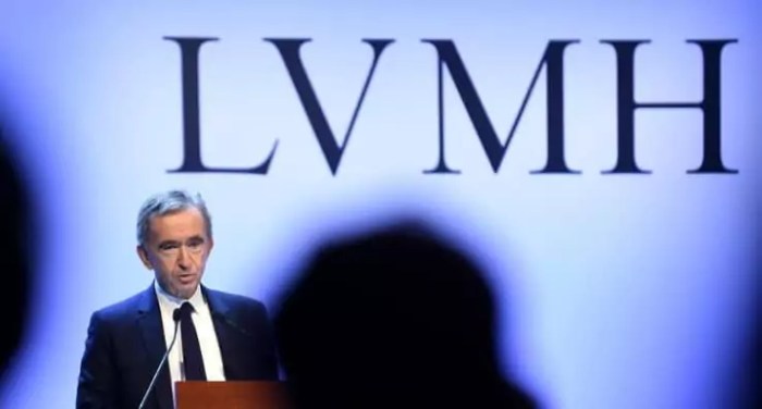 Vuitton arnault bernard pemilik terkaya biografi kamikamu tokoh Biografi bernard arnault