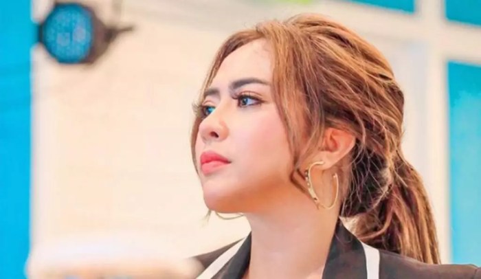 Kemala pemilik maharani kesal lengkap biografi beli Biografi maharani kemala ms glow