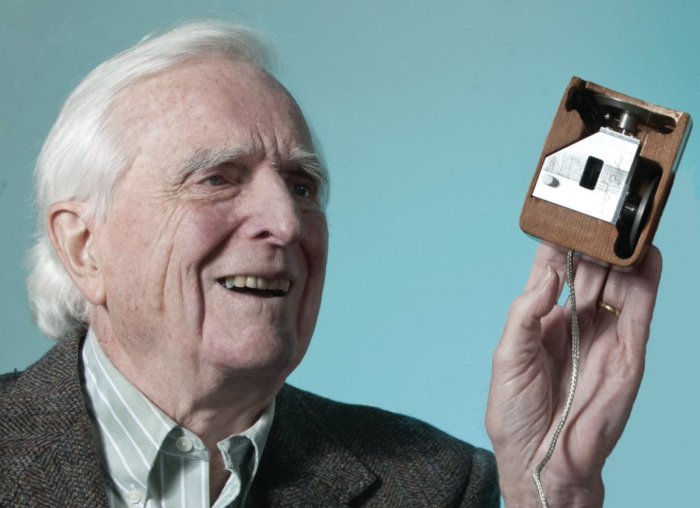 Biografi douglas engelbart penemu mouse
