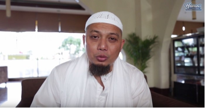 Ilham arifin ustad biografi berpidato