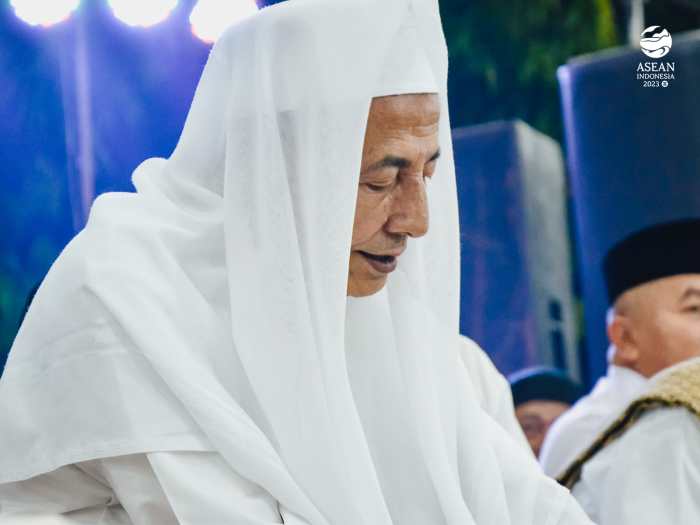 Biografi habib luthfi ulama paling low profile di kalangan masyarakat
