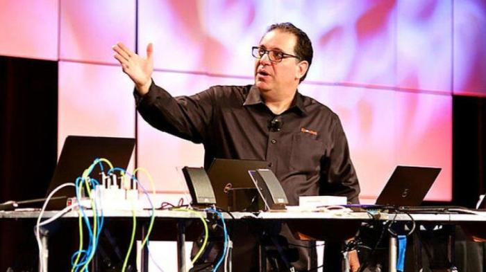 Mitnick biografi hacker hicieron hackers melegenda perjalanan kisah biografiku tanggung amerika hacking pertahanan melakukan pentagon kali departemen jaringan komputer peretasan Biografi kevin mitnick legenda dunia