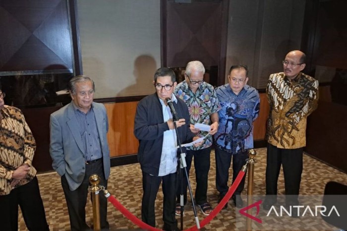 Biografi hamdan zoelva ketua mahkamah