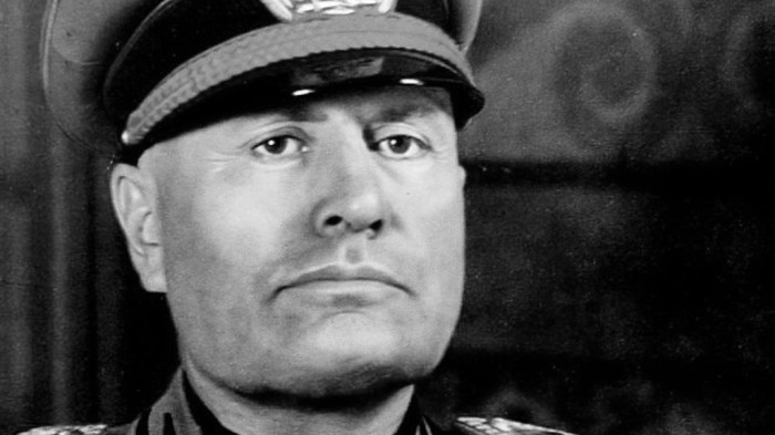 Benito mussolini siapakah gerakan fasisme lahir ia pemimpin 1883 amilcare andrea