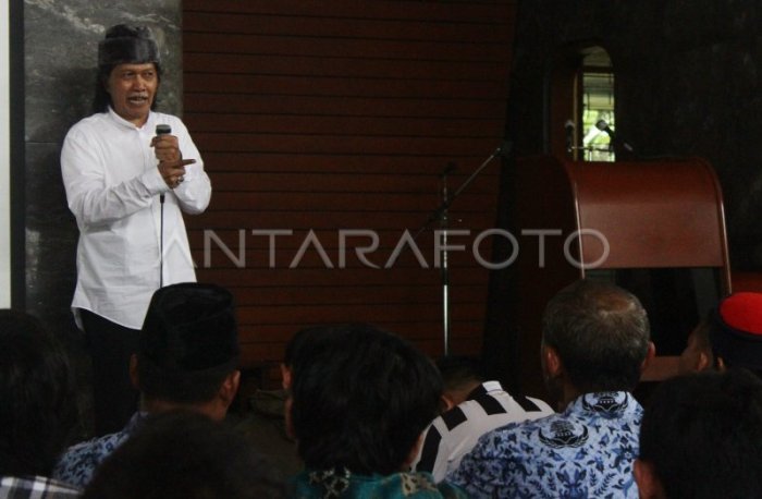 Biografi emha ainun najib