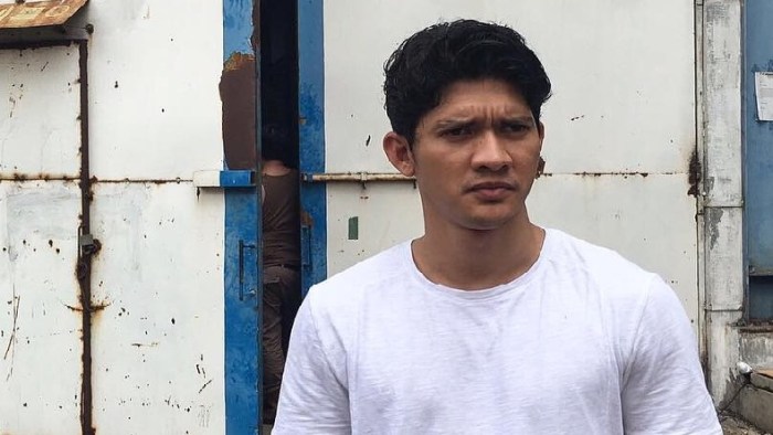 Uwais iko aktor raid mital sachyn mendobrak laga hollywood taille thereviewmonk edna 1983 kompasiana Biografi iko uwais aktor laga indonesia
