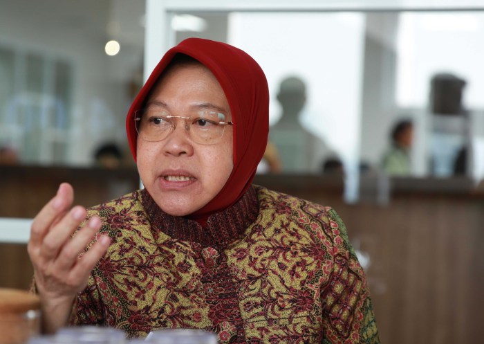 Rismaharini surabaya risma banyak menteri dukung jokowi prestasi warga terus penggalangan terdampak sukses hari ribu melakukan penonton menarik masyarakat digelar