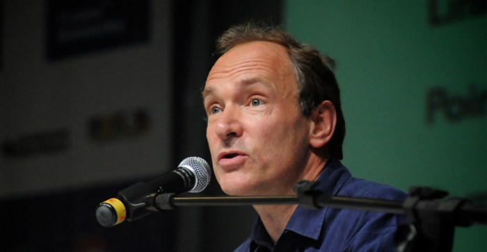 Biografi tim berners lee penemu www