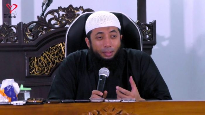 Biografi dan profil ustadz khalid basalamah