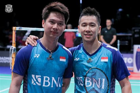 Gambar Kevin Sanjaya muda berlatih bulutangkis