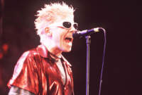 The-Offspring-Dexter-Holland-1997-Getty-Images-hero Biografi offspring
