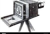 gravur-zeigt-eine-kamera-verwendet-um-fotos-von-louis-daguerre-daguerreotypie-erfunden-louis-daguerre-1787-1851-ein-franzosischer-kunstler-erfinder-und-fotograf-vom-19-jahrhundert-kj1k8t Louis daguerre 1787 1851