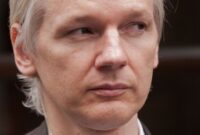 Assange julian wikileaks pendiri pemerkosaan diam punya siap swedia dugaan kasus menyatakan kejaksaan Biografi julian assange pendiri