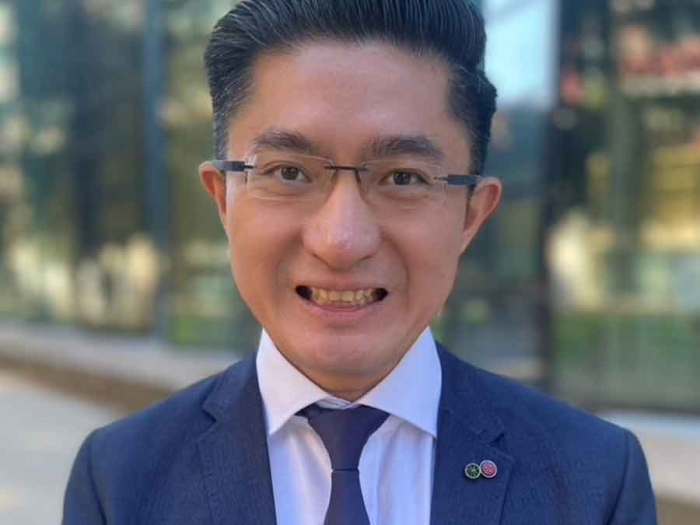 Biografi nelson tansu professor termuda