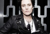 Synyster gitaris avenged sevenfold haner elwin nama lahir lebih dikenal Biografi synyster gates gitaris avenged