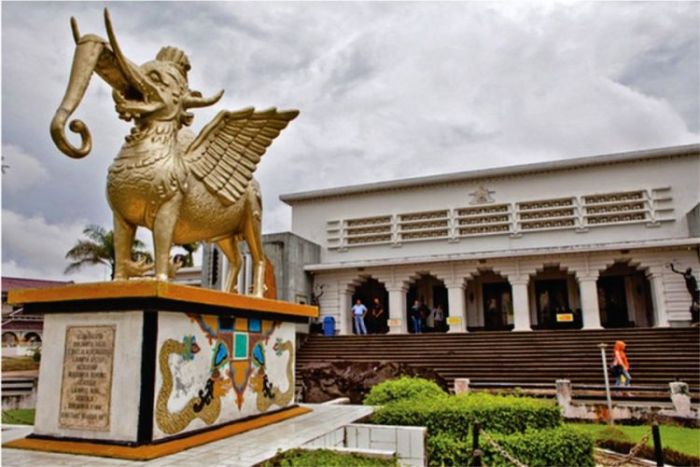 Kutai kerajaan peninggalan prasasti sejarah kejayaan budaya yupa hindu beberapa zaman istimewa dahulu Kutai kerajaan peninggalan prasasti sejarah kejayaan budaya yupa hindu beberapa zaman istimewa dahulu